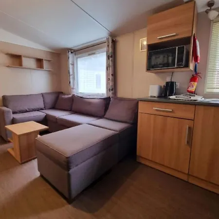 Kemping Location Mobil 40m Carre De 2 A 8 Personnes En Bords De