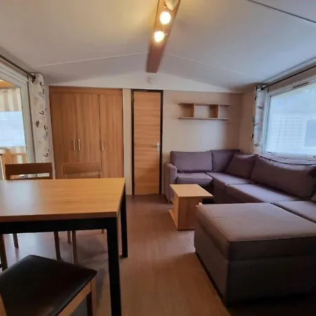 Campsite Location Mobil 40m Carre De 2 A 8 Personnes En Bords De