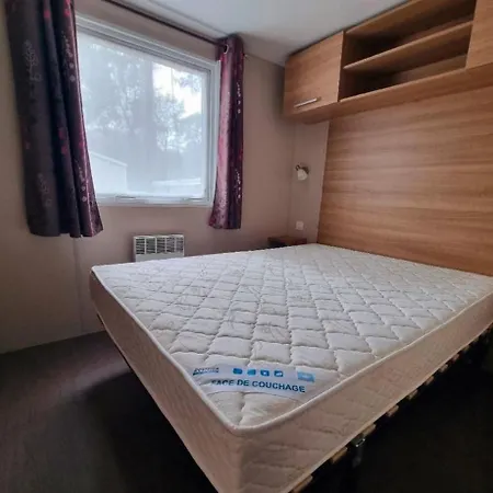 Location Mobil 40m Carre De 2 A 8 Personnes En Bords De Campsite *